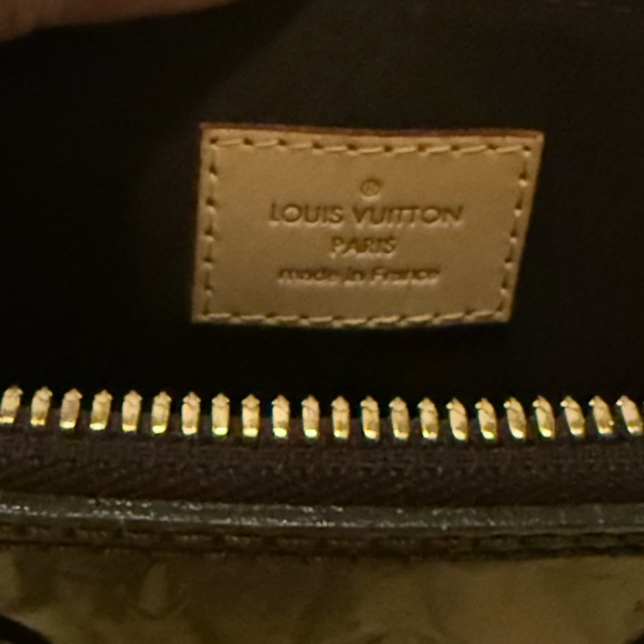 Louis Vuitton Deep Plum Patent Leather Women's Bag - Picture 6 of 12